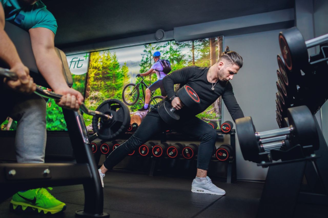 Technologia przyszłości dociera do polskich wiosek. Jak AI zmienia oblicze fitnessу w małych miejscowościach?