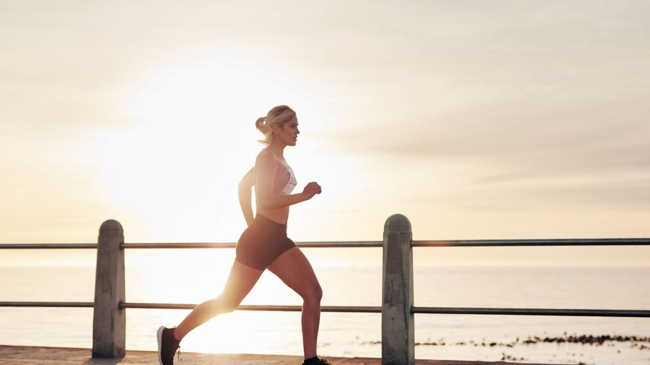 Sezonowe wahania frekwencji w klubach fitness – akceptować czy przeciwdziałać?