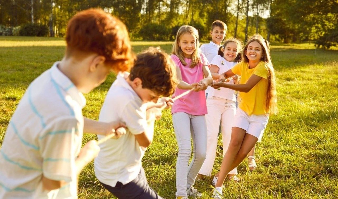 Ostatni dzwonek, wakacje czas start! Jak przygotować się na lato pełne niespodzianek?
