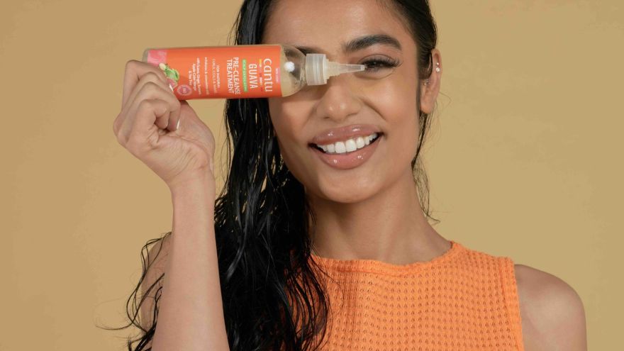 Fitlight Nowość! Odżywczy peeling wspierający pielęgnację skóry głowy od Cantu. Must-have nie tylko w letniej rutynie fal, loków i sprężynek