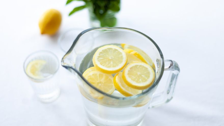 Dieta Przepisy na orzeźwiające lemoniady – zdrowy sposób na lato