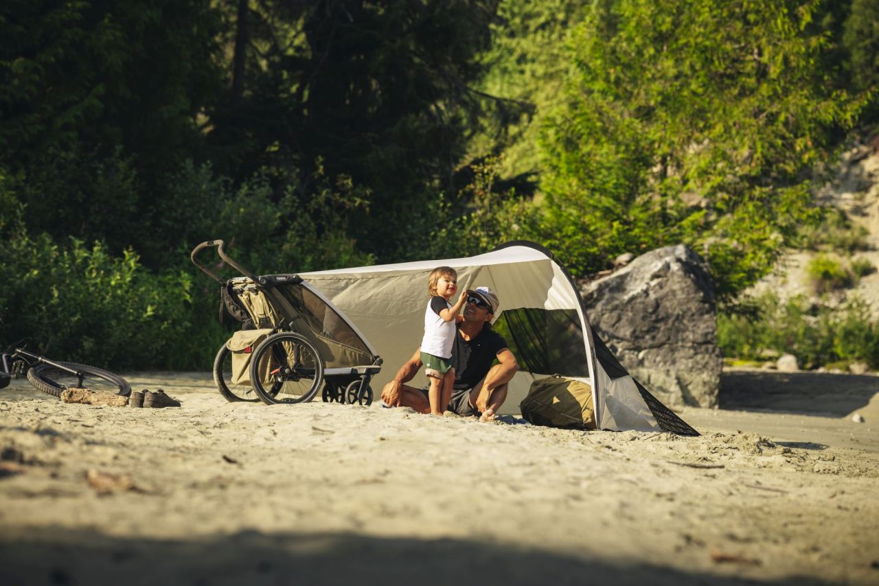 Thule Sun & Wind Tarp – wszechstronna ochrona dla aktywnych rodzin