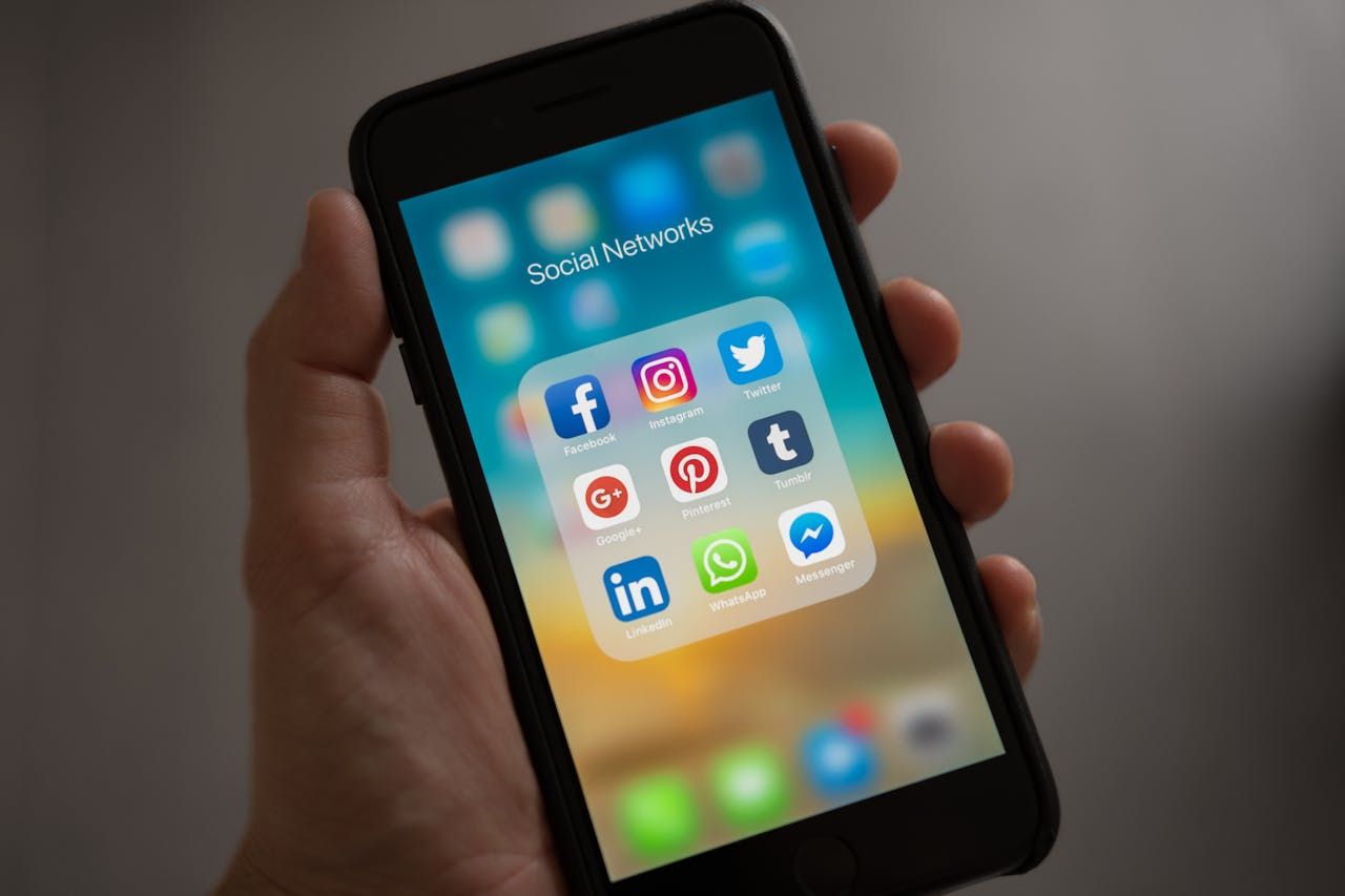 DIGITAL DETOX staje się koniecznością – 5 godzin dziennie na TikToku niszczy zdrowie psychiczne nastolatków