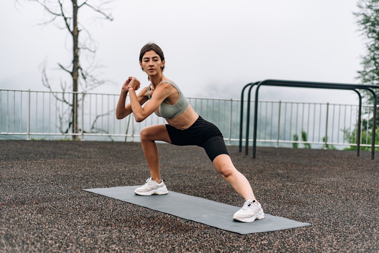 Fitness w rytmie natury: Jak trenować, korzystając z otoczenia, a nie z siłowni