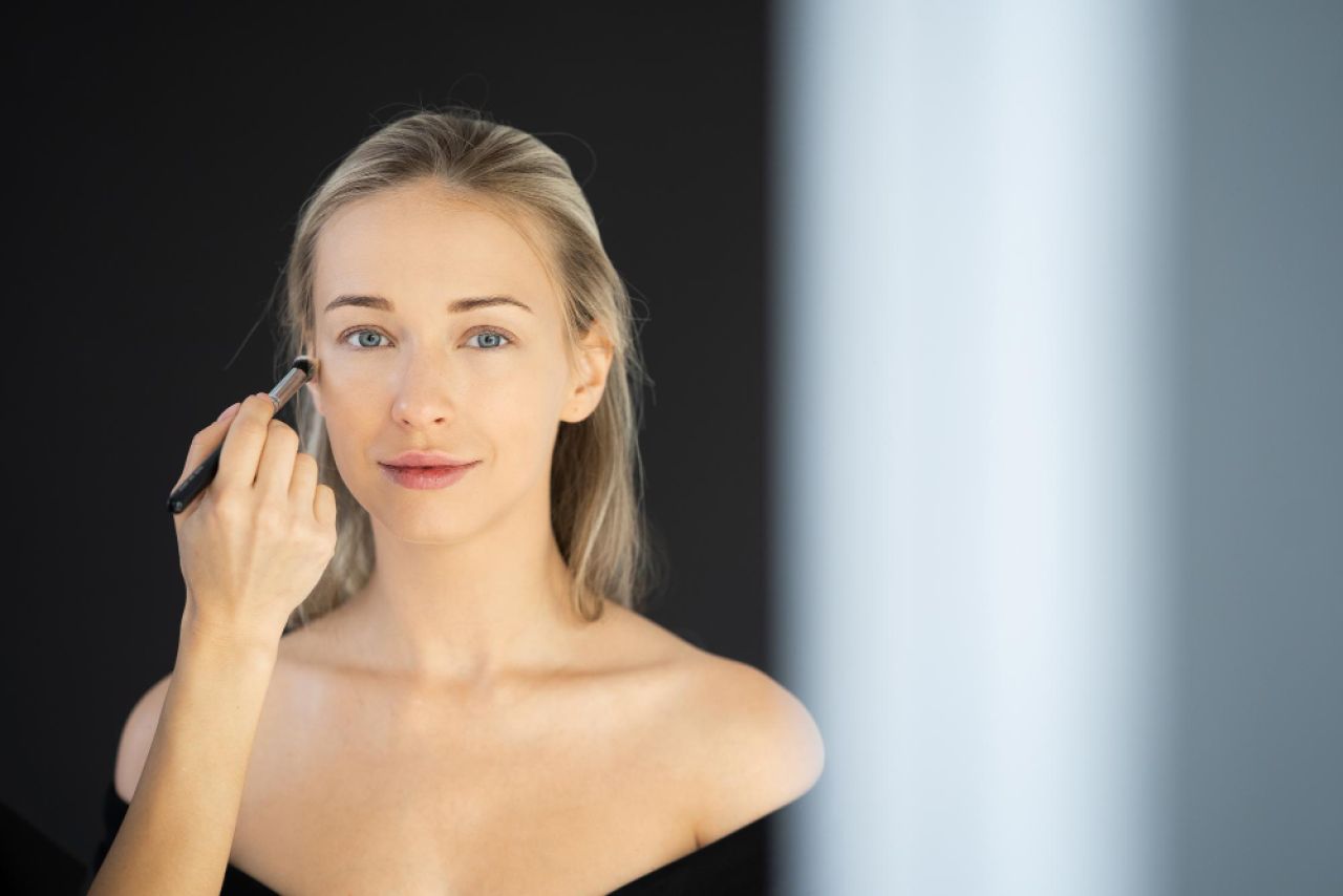 Clean girl makeup – co to znaczy i jak go wykonać?