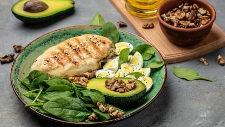 Dieta ketogeniczna w praktyce – jak zacząć i gdzie szukać wsparcia?