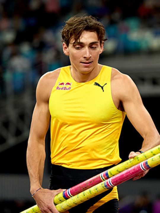 Armand Duplantis pobił rekord świata w skoku o tyczce – 6,30 m na mistrzostwach świata w Tokio