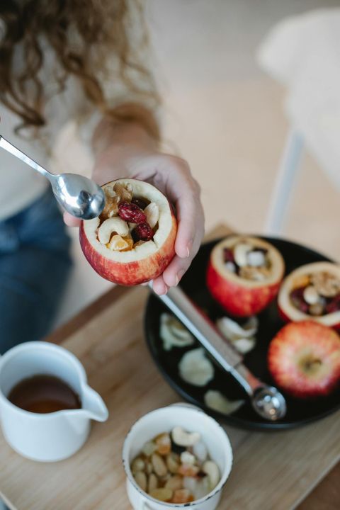 Pieczone jabłka w wersji fit – zdrowy deser na chłodne jesienne dni!