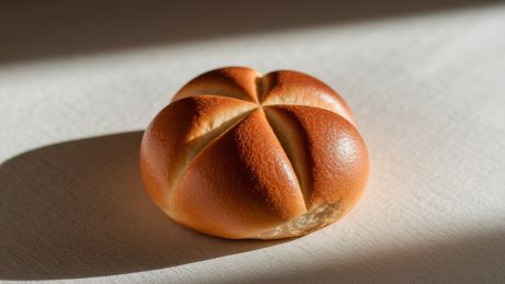 Kajzerka kcal - ile kalorii ma klasyczna bułka śniadaniowa?