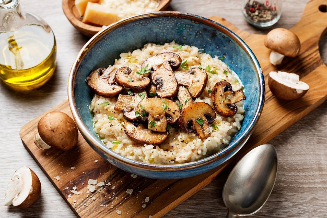 Risotto z borowikami – jesienna uczta w zdrowym wydaniu