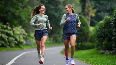 Bieganie jesienią - jak trenować, gdy dni się skracają