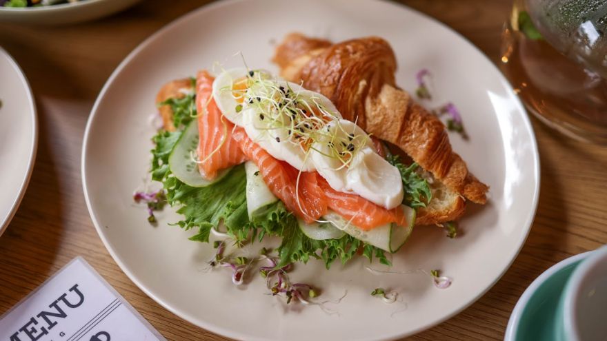 Dieta Kolacje, po których śpisz lekko i chudniesz szybciej — 6 prostych przepisów poniżej 300 kcal