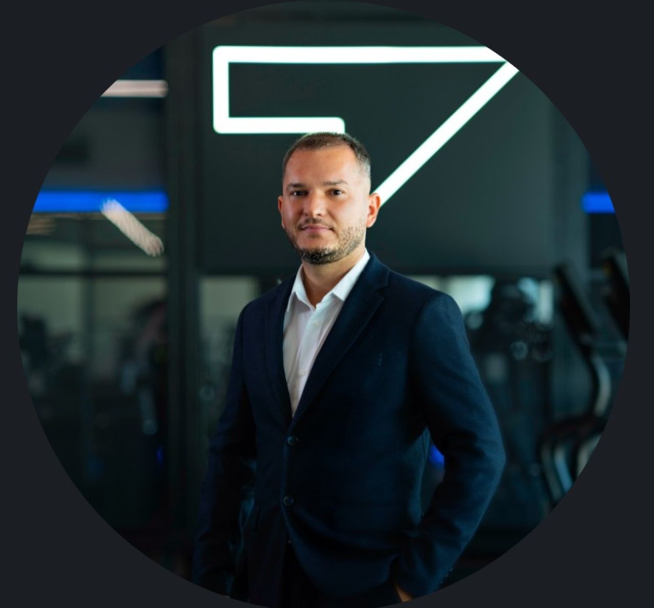 Polak robi karierę w Dubaju. Hubert Prokopiuk obejmuje stanowisko dyrektora generalnego klubu FITCODE