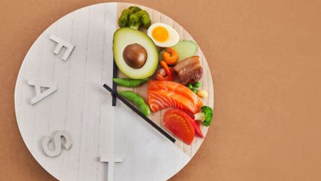 Czy post przerywany działa inaczej u kobiet niż u mężczyzn? — artykuł ekspercki