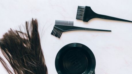 "Farbowanie bez odrostów” — jak dobrać technikę, by kolor wyglądał świeżo przez dłuższy czas?