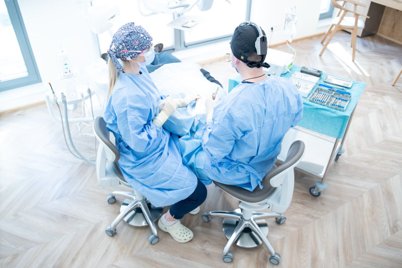 Zęby w jeden dzień – mit czy nowoczesna stomatologia?