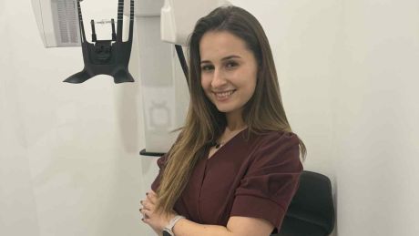 Nowoczesna stomatologia to więcej niż leczenie zębów. Rozmowa o precyzji, estetyce 
i holistycznym podejściu do pacjenta