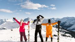 Aktualności Ferie, city breaki i dalekie loty – jak Polacy podróżują zimą i co może ich zaskoczyć