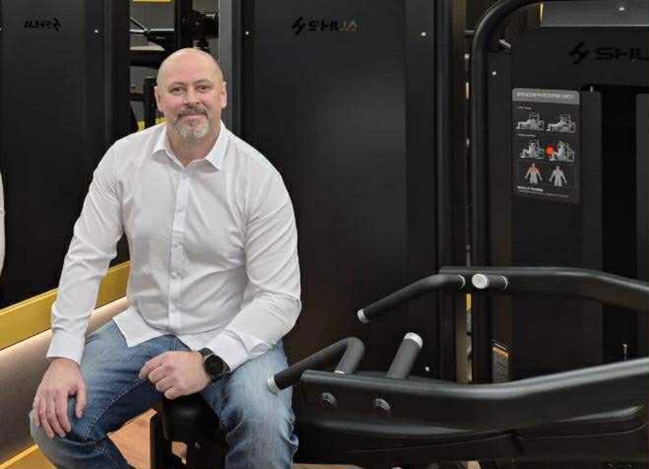 Norbert Ptak: od zawodnika i trenera po lidera Shua Fitness – jak pasja spotyka profesjonalizm w nowoczesnym klubie