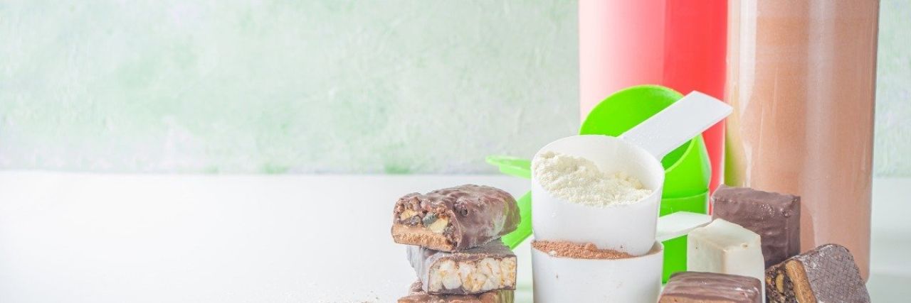 Polacy wkręceni w białko. Dietetyk radzi, jak mądrze wybierać produkty proteinowe