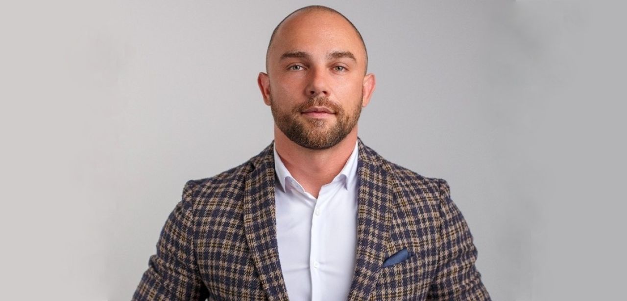 Fitness to dziś ekosystem, nie tylko klub. O drodze, porażkach i powrocie do branży – rozmowa z Łukaszem Wolskim