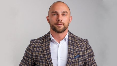 Fitness to dziś ekosystem, nie tylko klub. O drodze, porażkach i powrocie do branży – rozmowa z Łukaszem Wolskim