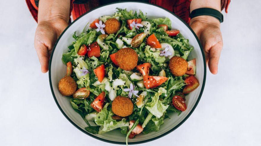 Dieta Catering ketogeniczny — jak działa i komu może pomóc w osiągnięciu celów zdrowotnych?