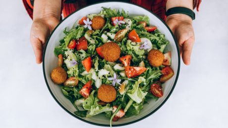 Catering ketogeniczny — jak działa i komu może pomóc w osiągnięciu celów zdrowotnych?