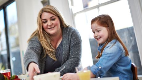 Syndrom ostatniej wieczerzy – dlaczego mózg sabotuje dietę i jak przerwać błędne koło objadania się