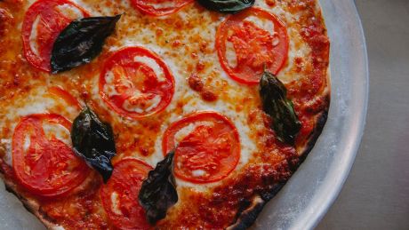 Pizza w wersji fit – da się! 5 przepisów na zdrową pizzę bez wyrzutów sumienia