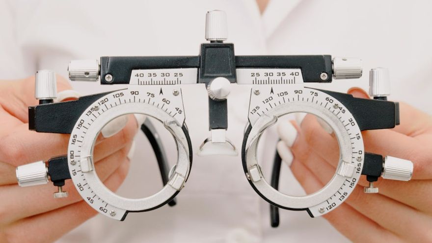 Zdrowie To nie sam ekran szkodzi oczom. Badacze wskazują inny mechanizm rozwoju krótkowzroczności