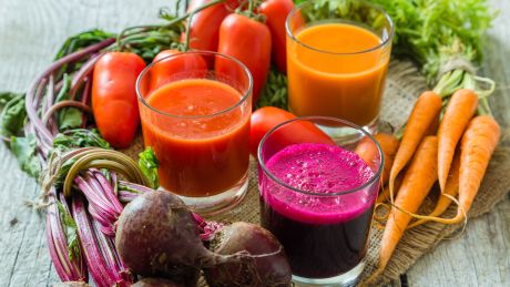 Naturalna synergia składników. Dlaczego witamina C z soku może działać skuteczniej?