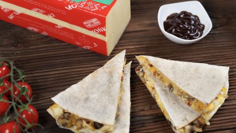 Domowe przekąski na wieczorny seans. Pomysł na wspólny czas ze znajomymi