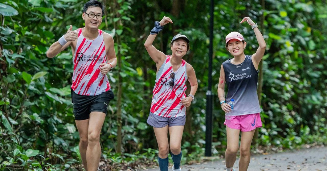 Jak wybrać idealną koszulkę do biegania? Materiały, krój i personalizacja