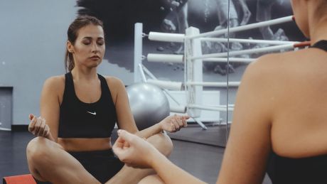 Dlaczego trening mentalny święci triumfy i czym różni się od psychoterapii?