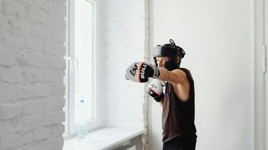 Trening Dlaczego warto trenować boks w domu? 5 nieoczywistych korzyści dla zabieganych