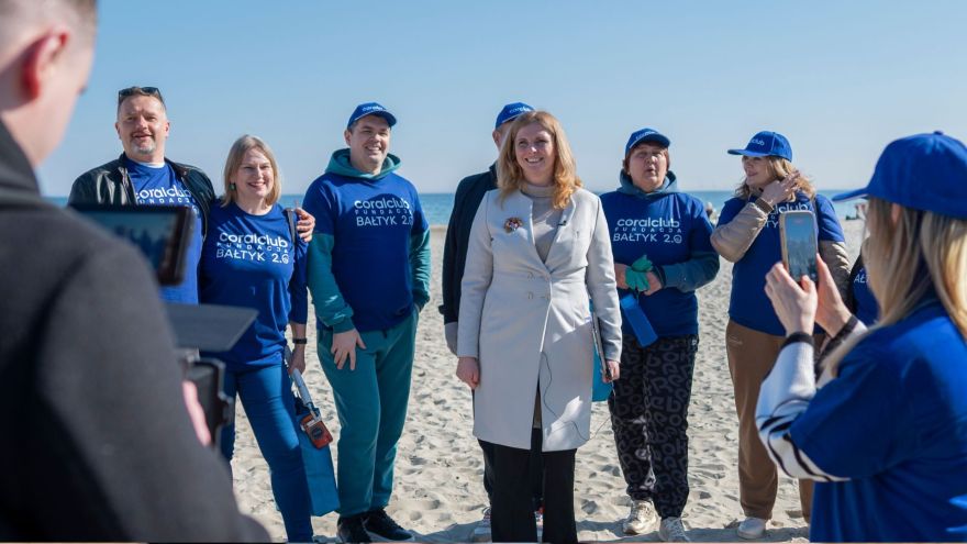 Zdrowie Wspólnie dla Bałtyku – akcja sprzątania plaży w Gdyni z okazji Światowego Dnia Wody