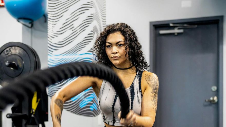 Trening HIIT – czy naprawdę spala więcej tłuszczu niż cardio?