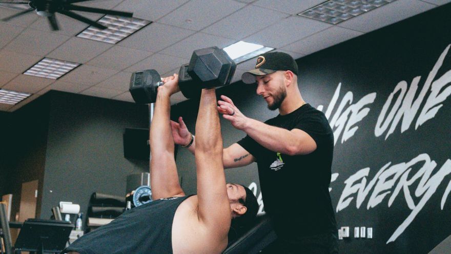 Fit biz Retencja klientów w klubie fitness – dlaczego lojalny klubowicz jest cenniejszy niż nowy lead