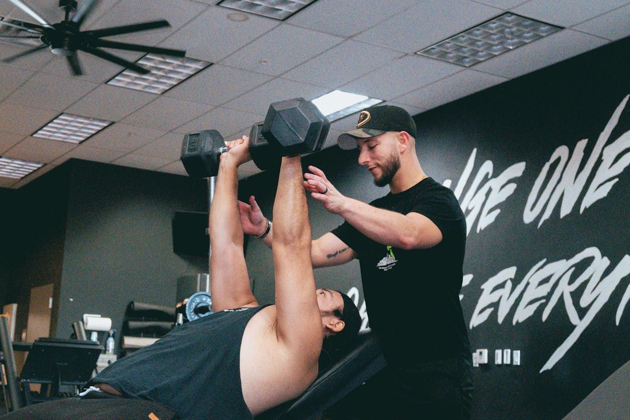 Retencja klientów w klubie fitness – dlaczego lojalny klubowicz jest cenniejszy niż nowy lead