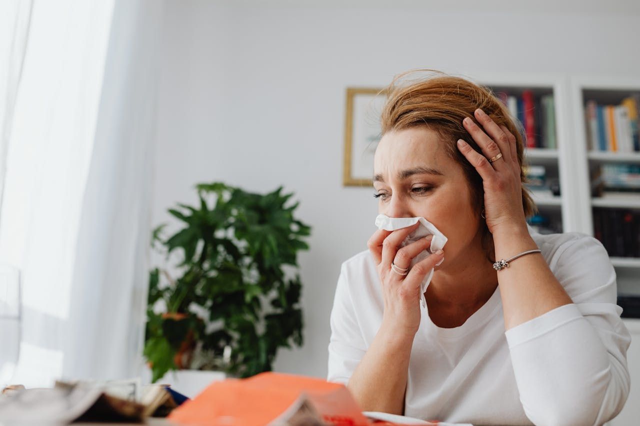 Alergia czy przeziębienie? Jak odróżnić objawy wiosną i skutecznie zadbać o zdrowie