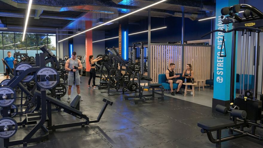 Fit biz Nowy Zdrofit 24h/7 w Szczecinie. Do dyspozycji klubowiczów jest ścianka wspinaczkowa