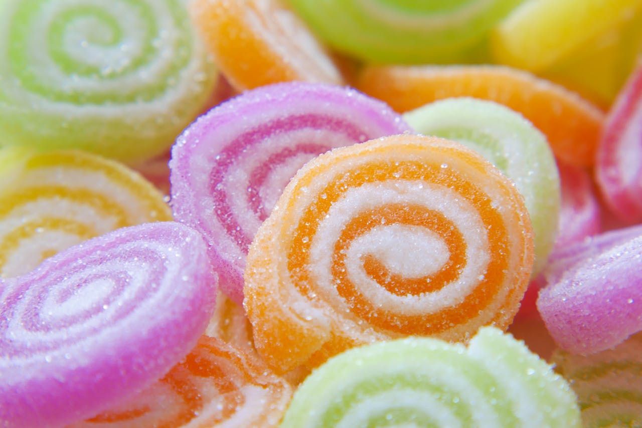 Dlaczego wiosną częściej mamy ochotę na słodycze? Dieta, która stabilizuje poziom cukru i apetyt