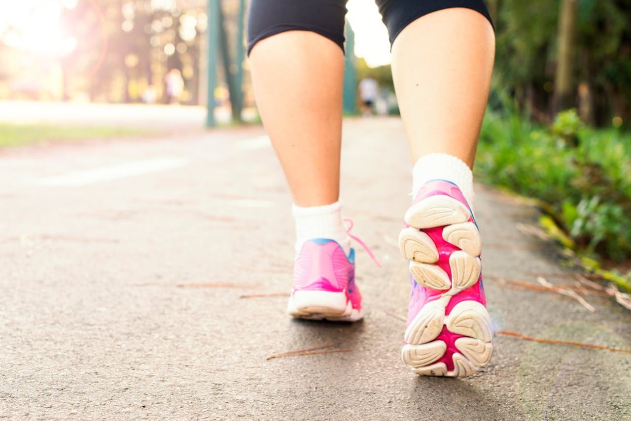 Walking workout – trening spacerowy, który podbija fitness w 2026 roku
