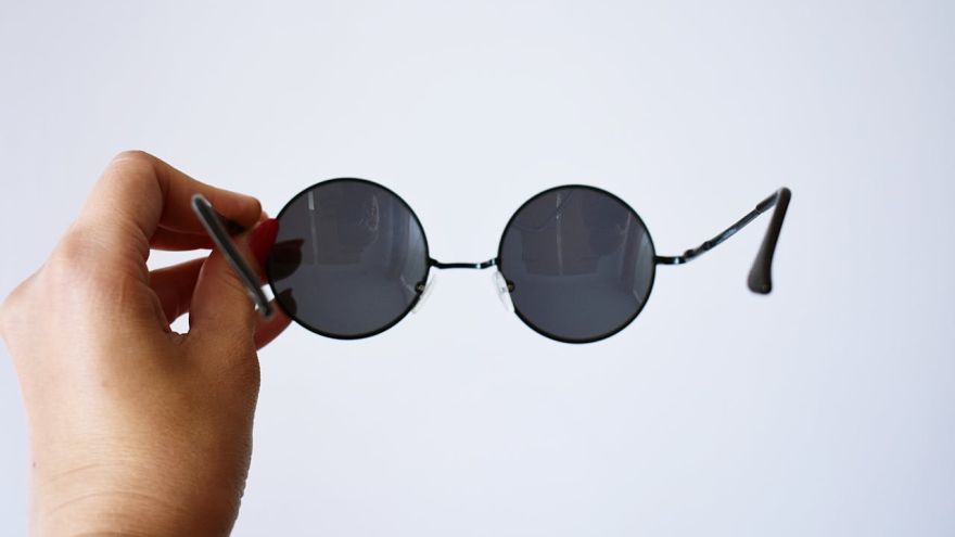 Zdrowie Okulary, soczewki, a może krople? Jak chronić oczy przed promieniowaniem UV?