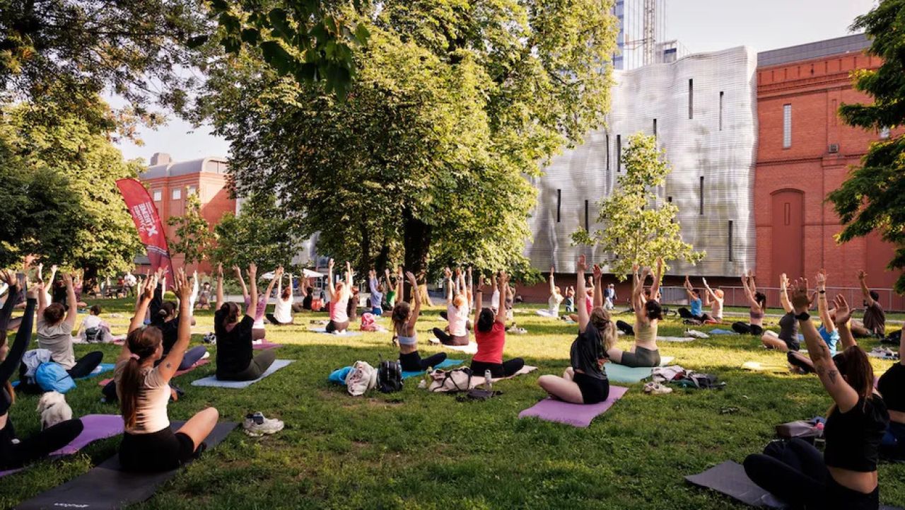Darmowa joga i pilates przez całe wakacje. Rusza letni cykl treningów pod chmurką