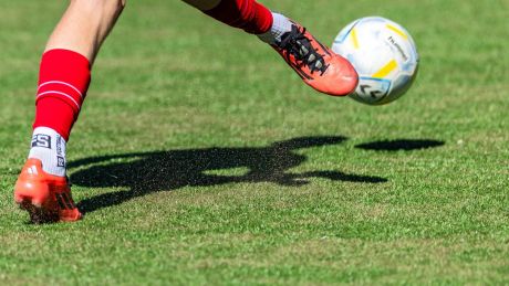 Dlaczego miliony ludzi kochają piłkę nożną? I dlaczego warto, by dzieci grały w futbol?