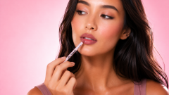 Aktualności Trik z tiktoka na piękne usta latem: jak stworzyć perfect lip combo, które przetrwa upały?