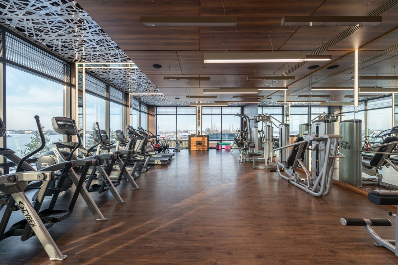 Klub fitness „po drodze” to przyszłość branży. Dlaczego lokalizacja stała się ważniejsza niż cena karnetu?