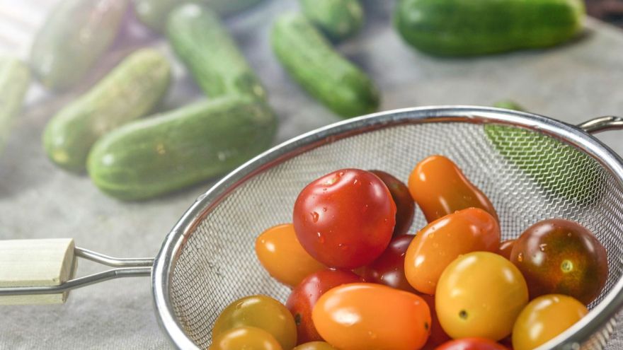 Dieta 8 produktów na nawodnienie organizmu. Co jeść, żeby się nawodnić?